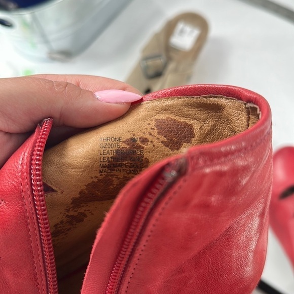 Miz Mooz Throne Boots bootie red side zip open front sz 9 - Picture 4 of 9